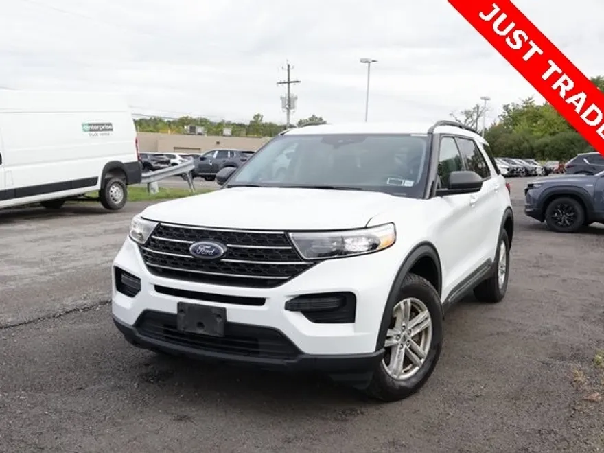 2021 Ford Explorer XLT photo 1