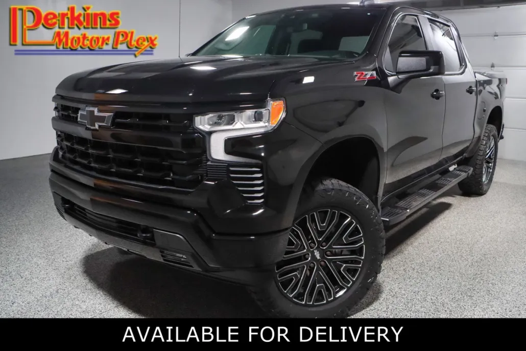 2023 Chevrolet Silverado RST photo 1