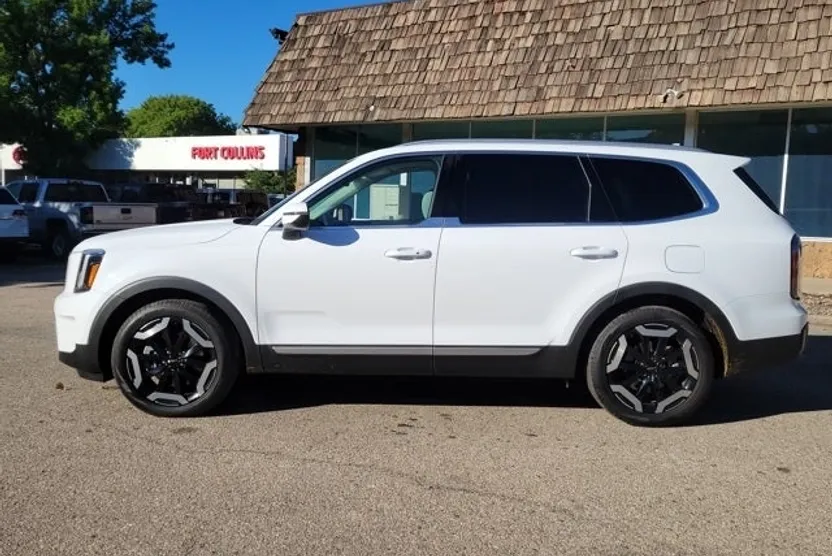 2024 Kia Telluride EX photo 1