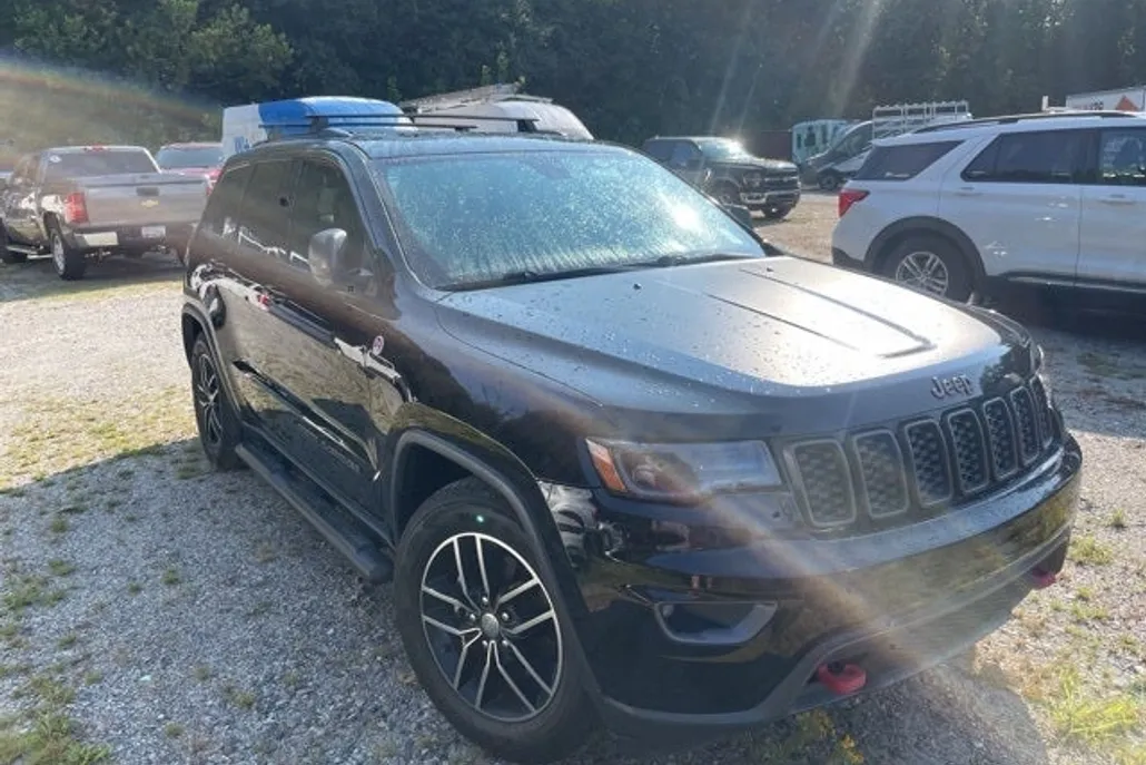 2018 Jeep Grand Cherokee Sport photo 1