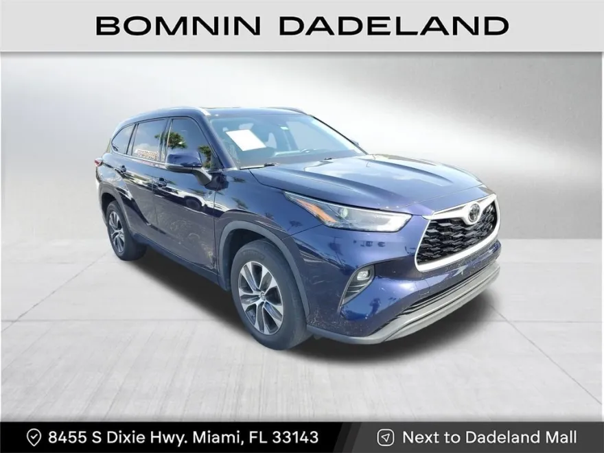 2022 Toyota Highlander XLE photo 1