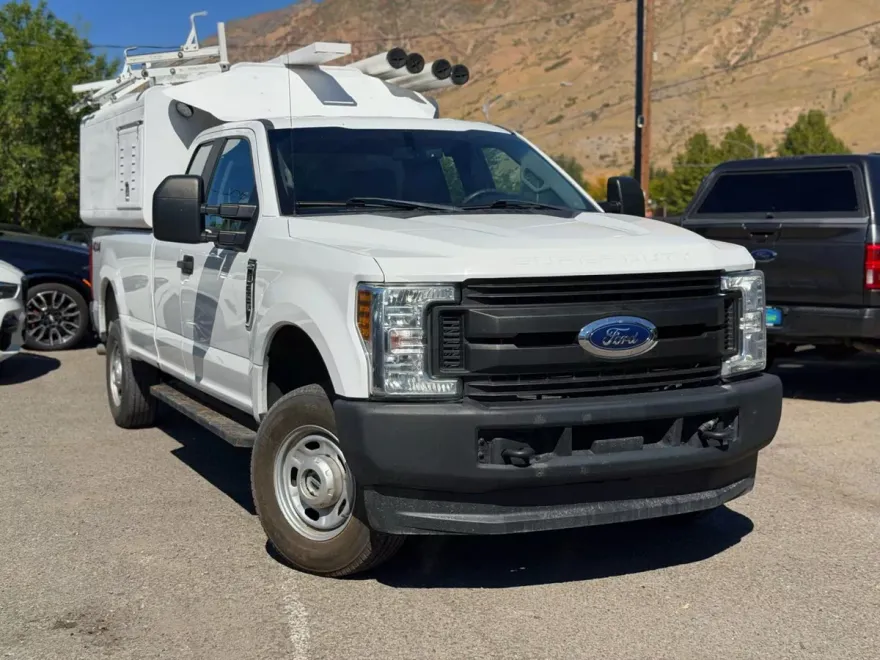 2019 Ford F-350 photo 1