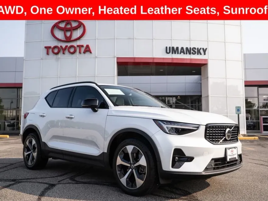 2023 Volvo XC40 AWD Plus photo 1