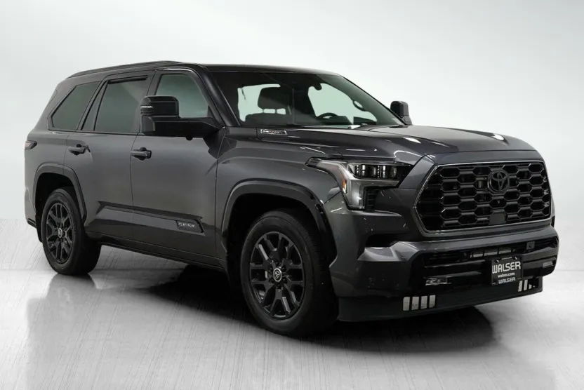 2024 Toyota Sequoia Platinum photo 1