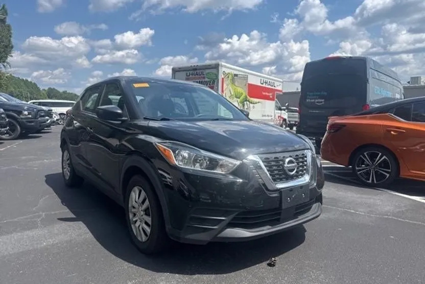 2020 Nissan Kicks S photo 1