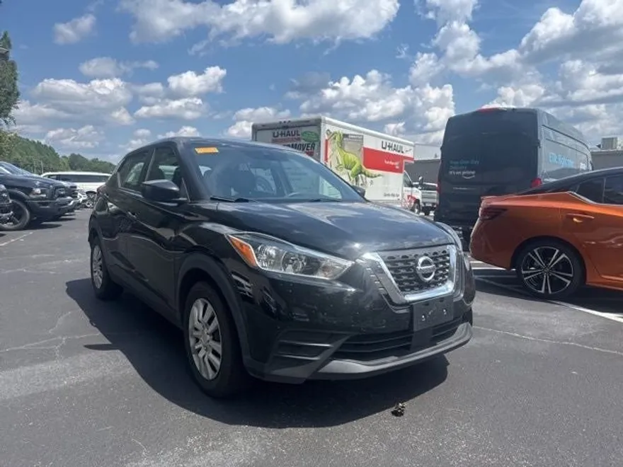 2020 Nissan Kicks S photo 1