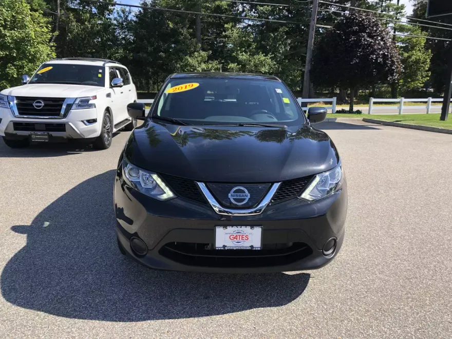 2019 Nissan Rogue Sport S photo 1