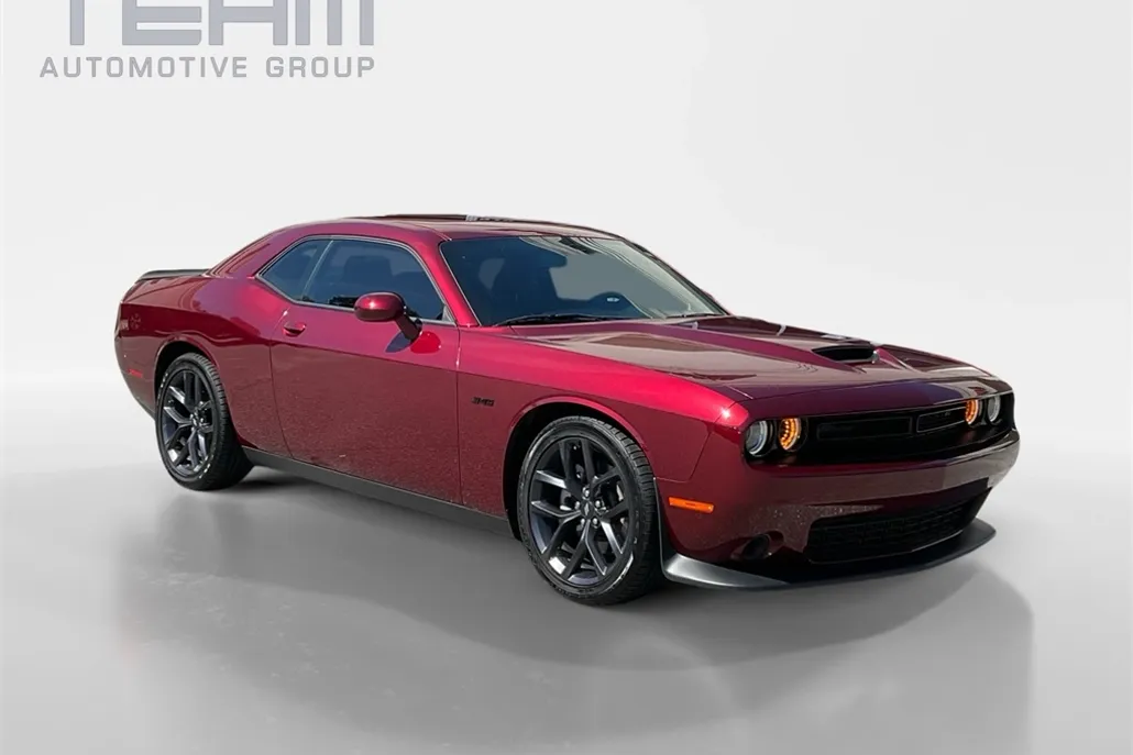 2023 Dodge Challenger R/T photo 1