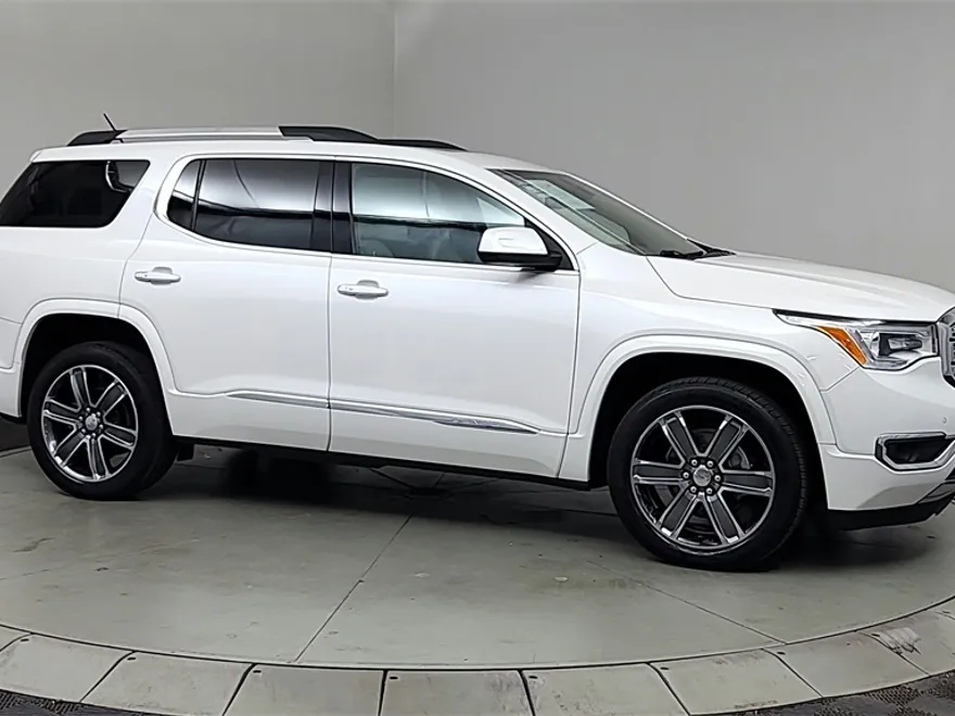 2017 Gmc Acadia Denali photo 1
