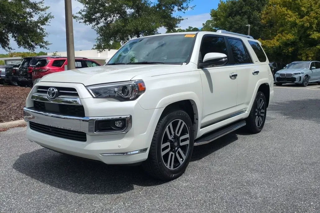 2023 Toyota 4Runner Limited photo 1