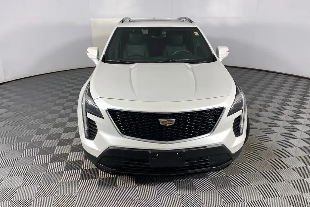 2023 Cadillac XT4 Sport photo 1
