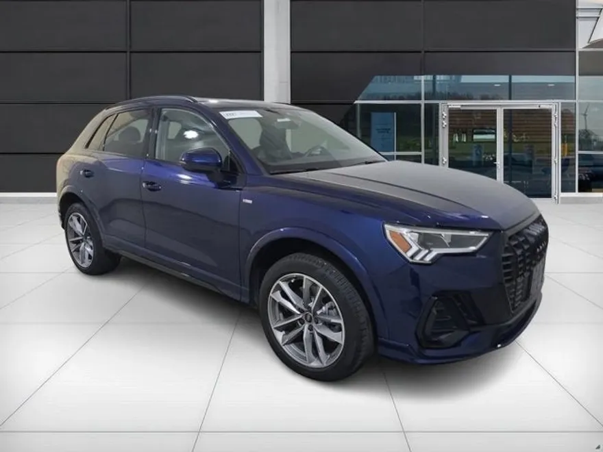 2024 Audi Q3 S line Premium Plus photo 1