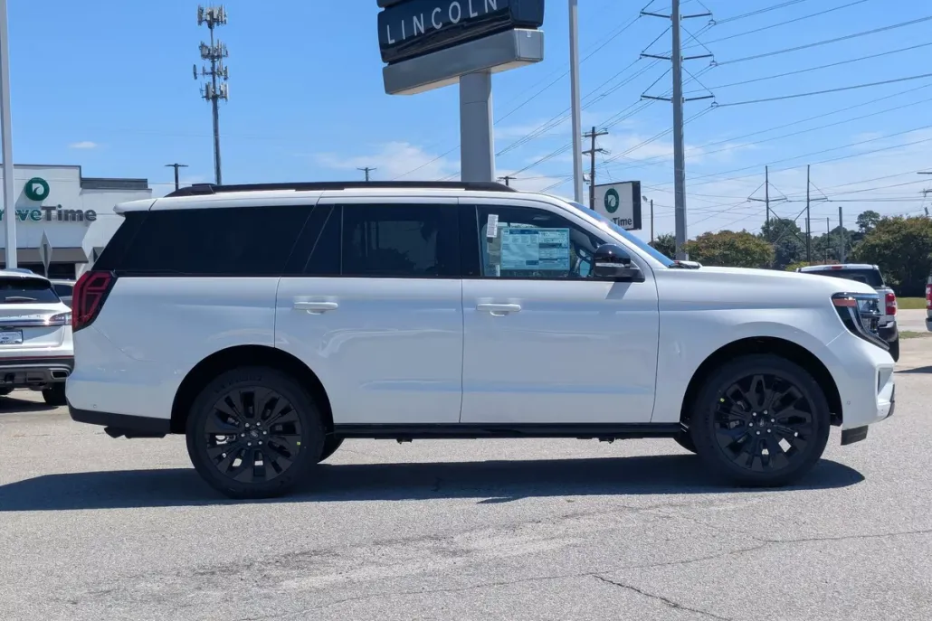 2025 Ford Expedition Platinum photo 1
