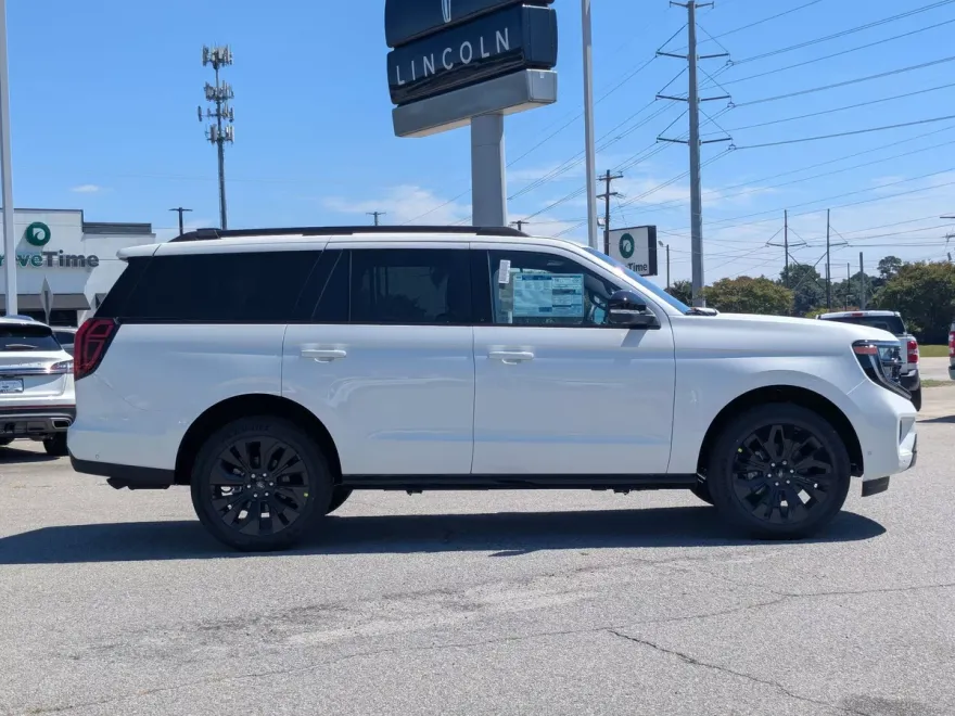 2025 Ford Expedition Platinum photo 1