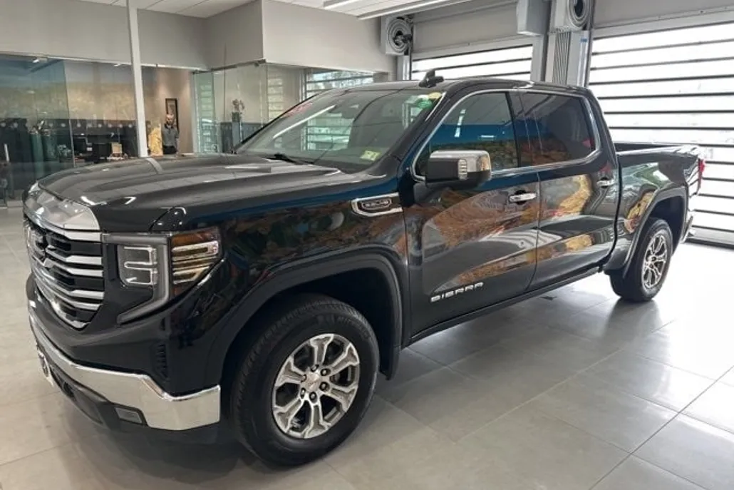 2024 Gmc Sierra 1500 SLT photo 1