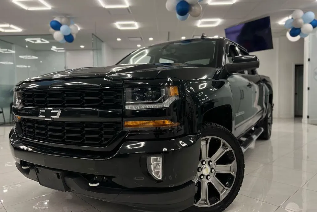 2018 Chevrolet Silverado 1500 LT Z71 photo 1