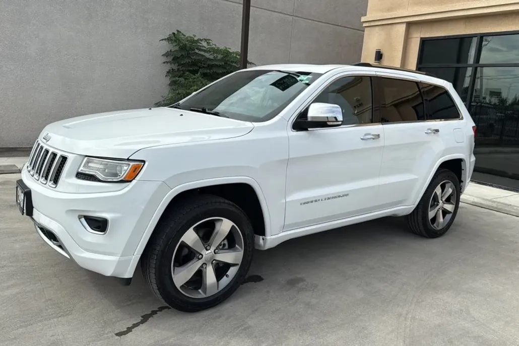 2015 Jeep Grand Cherokee Overland Sport photo 1