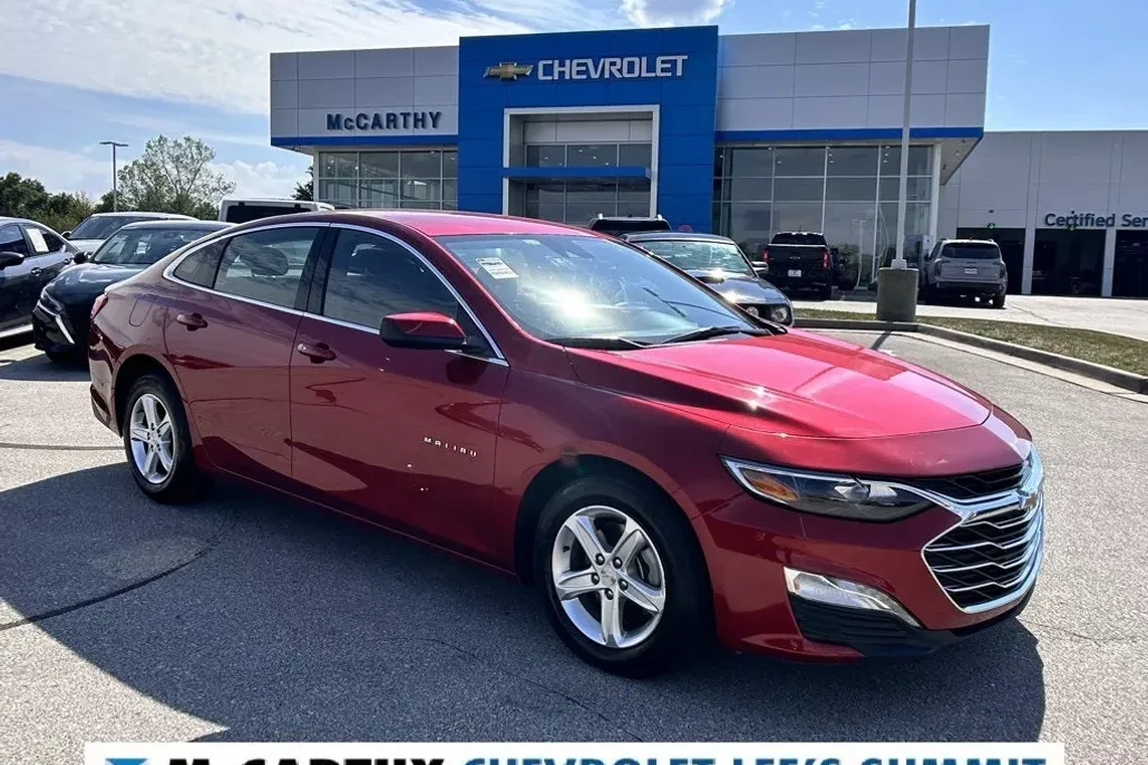 2024 Chevrolet Malibu 1LT photo 1