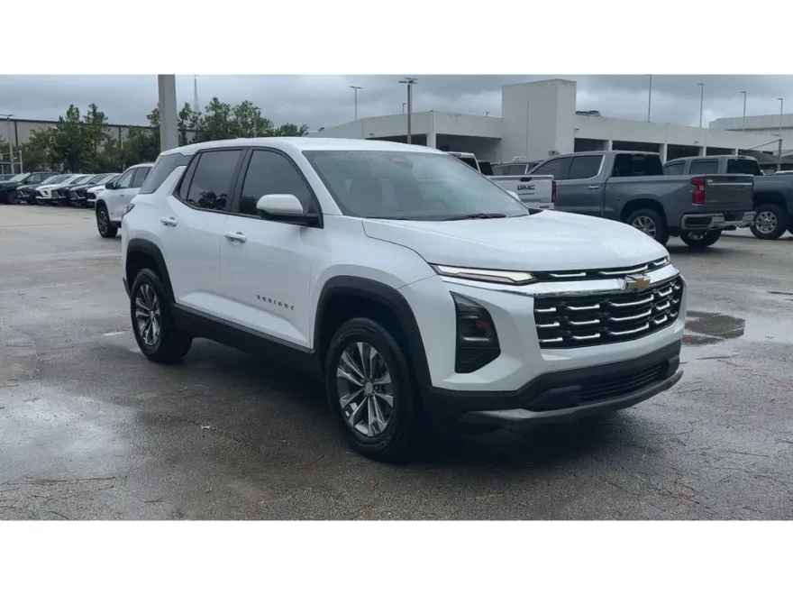 2025 Chevrolet Equinox LT photo 1