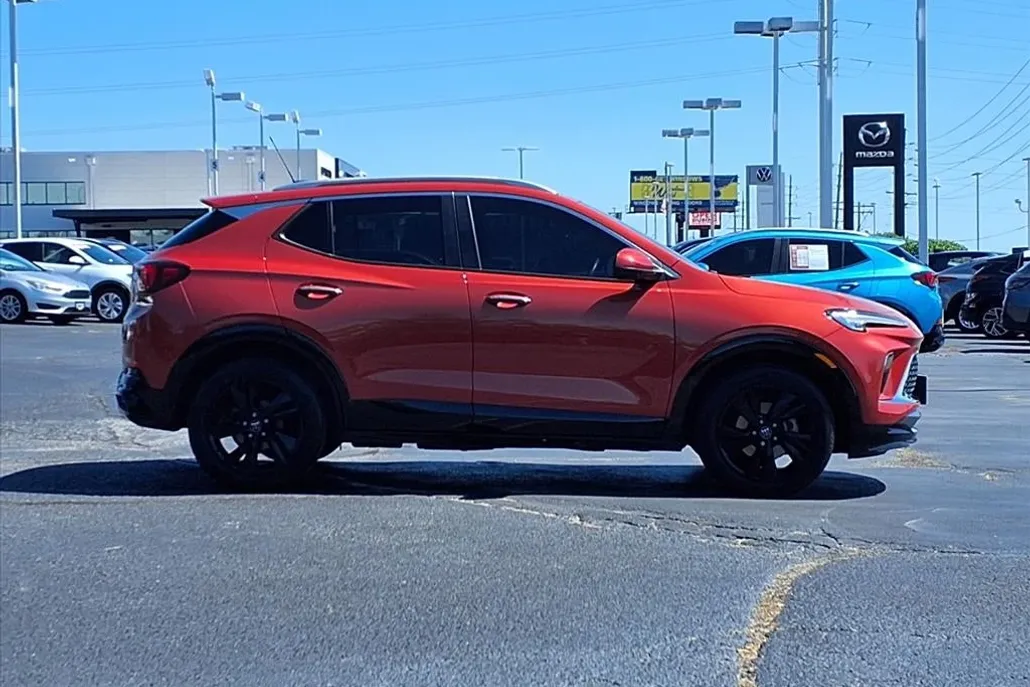 2024 Buick Encore GX Sport Touring photo 1