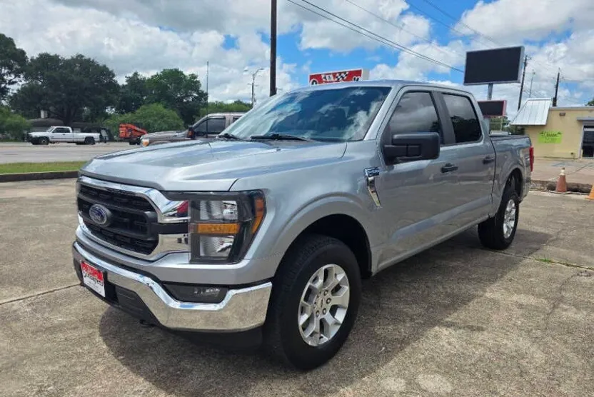 2023 Ford F-150 XLT photo 1