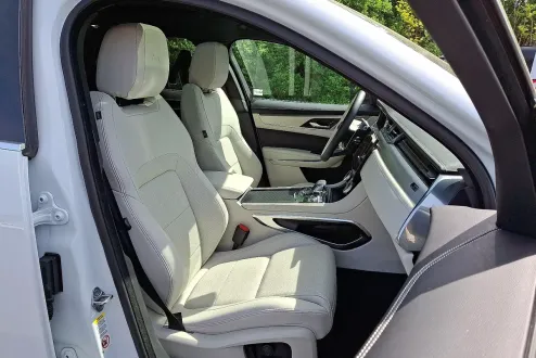 2025 Jaguar F-PACE R-Dynamic S P250 photo 3