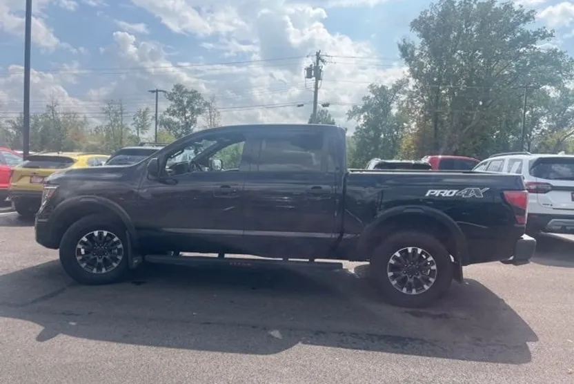 2024 Nissan Titan PRO-4X photo 1