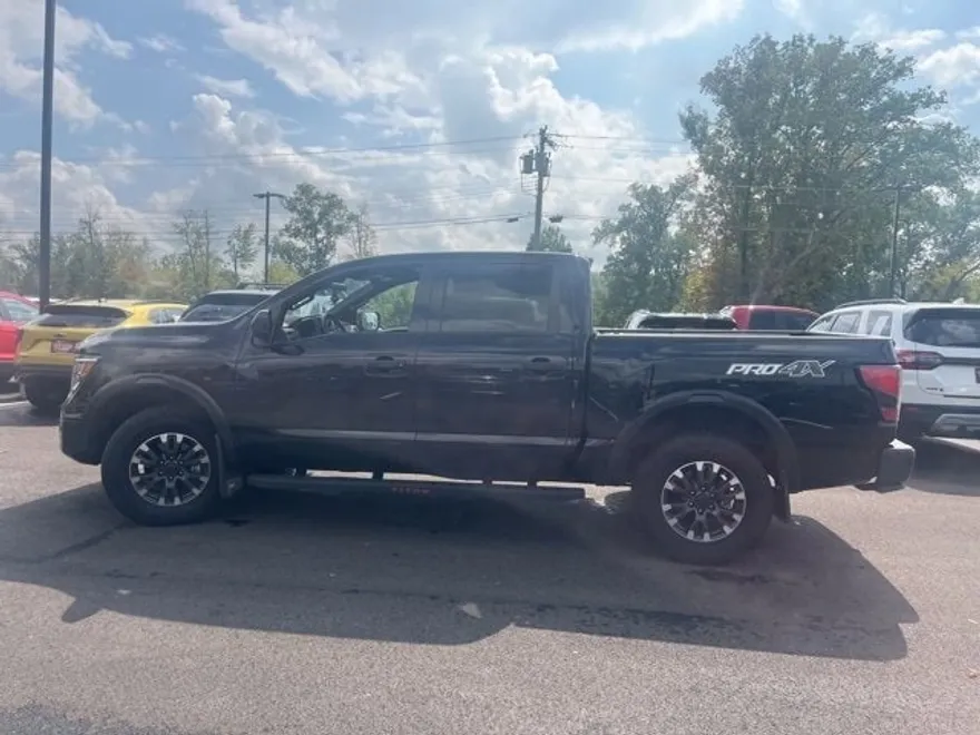 2024 Nissan Titan PRO-4X photo 1