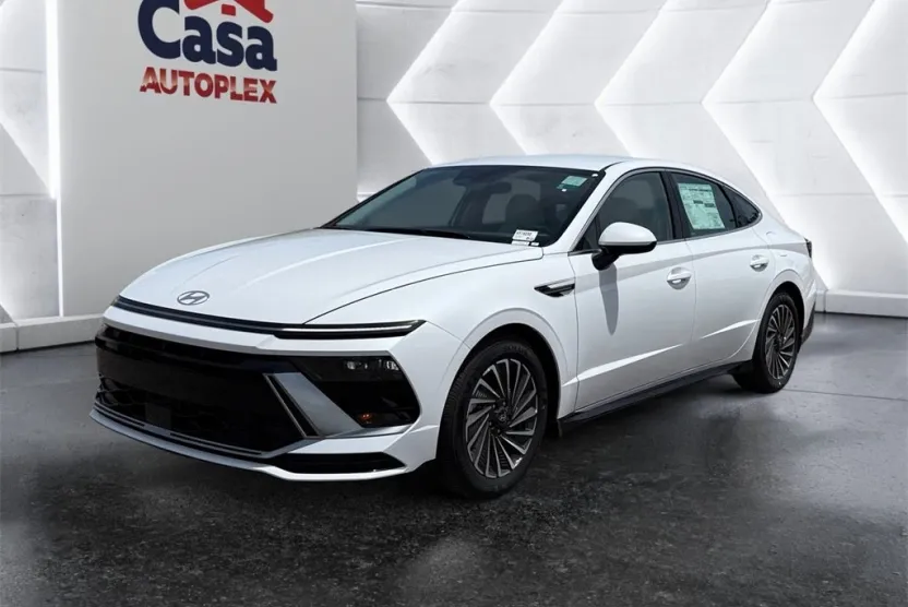 2025 Hyundai Sonata Hybrid SEL photo 1