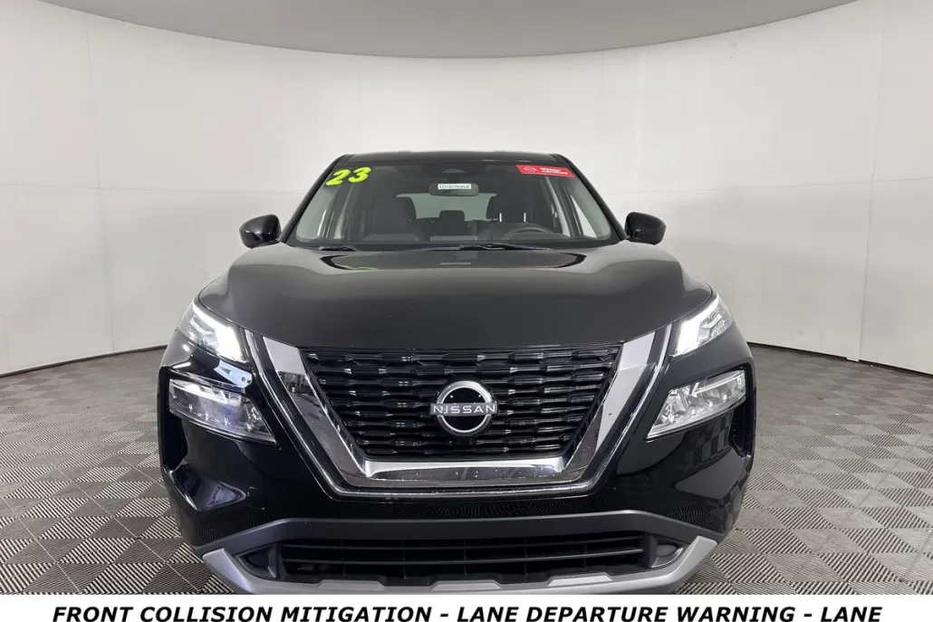 2023 Nissan Rogue AWD SV photo 1