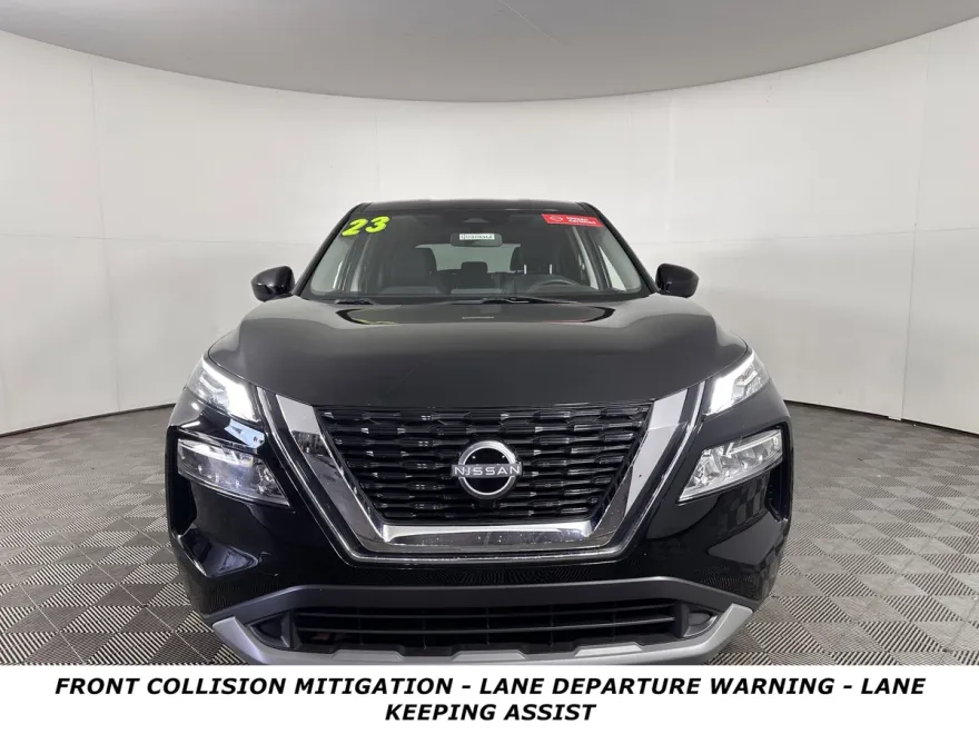 2023 Nissan Rogue AWD SV photo 1