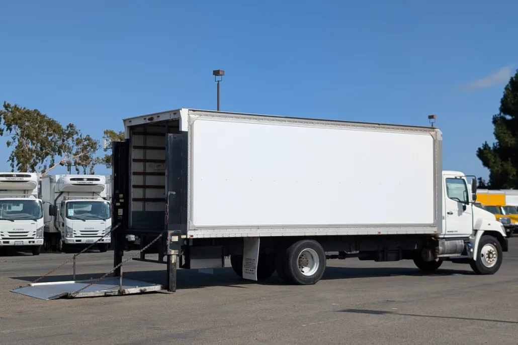 2015 Hino Conventional Type Truck photo 1