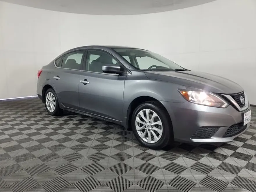 2019 Nissan Sentra SV photo 1