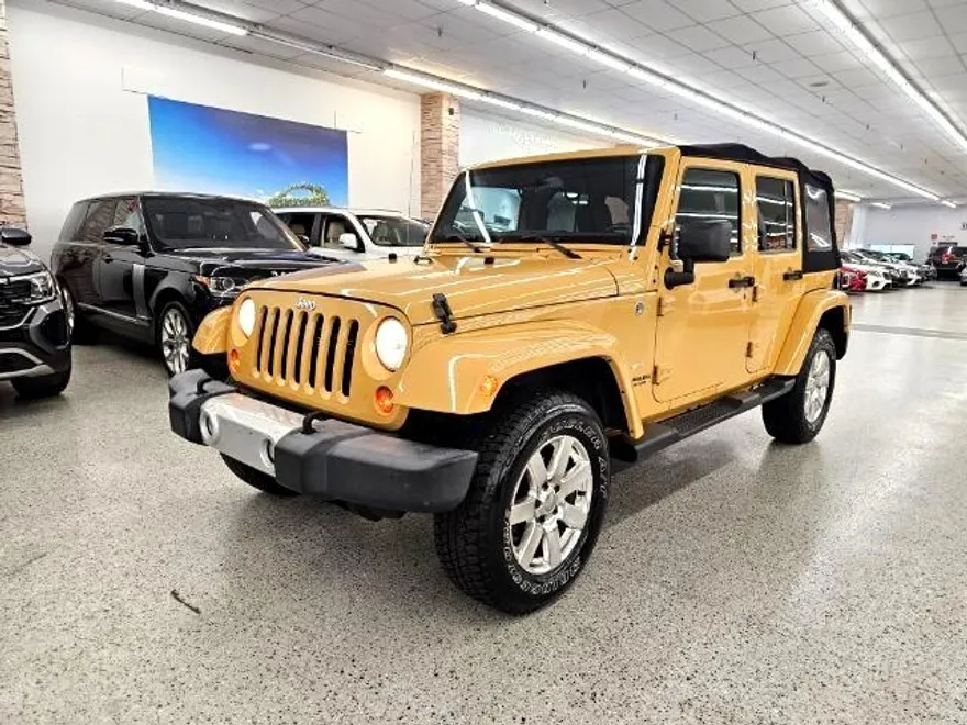 2013 Jeep Wrangler Unlimited Sahara photo 1