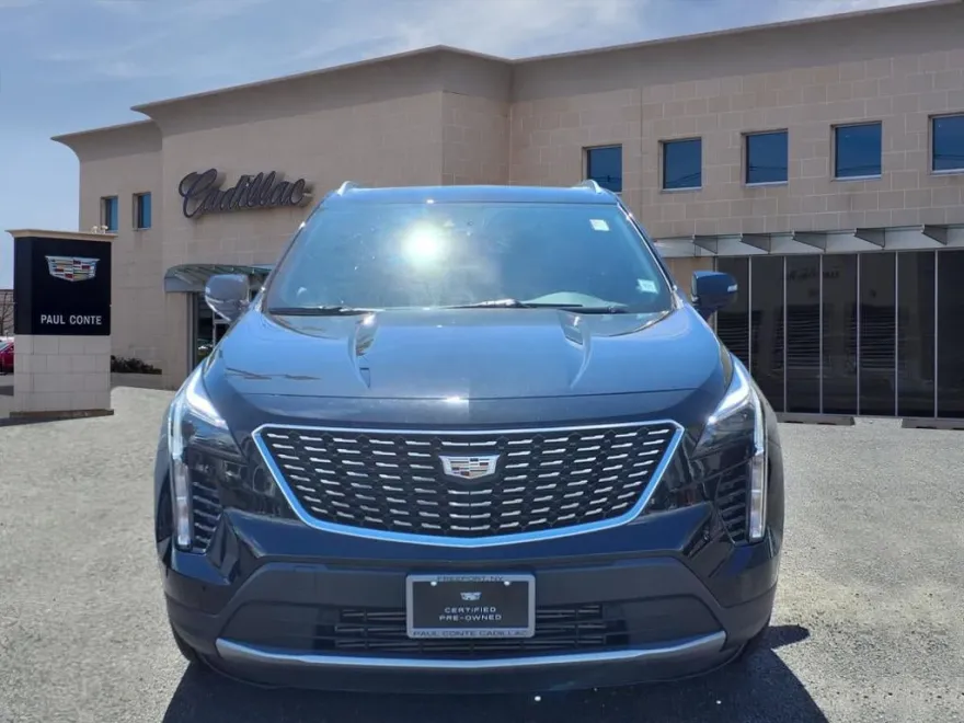 2022 Cadillac XT4 Premium Luxury photo 1