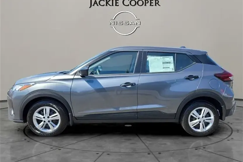 2025 Nissan Kicks Play S photo 1