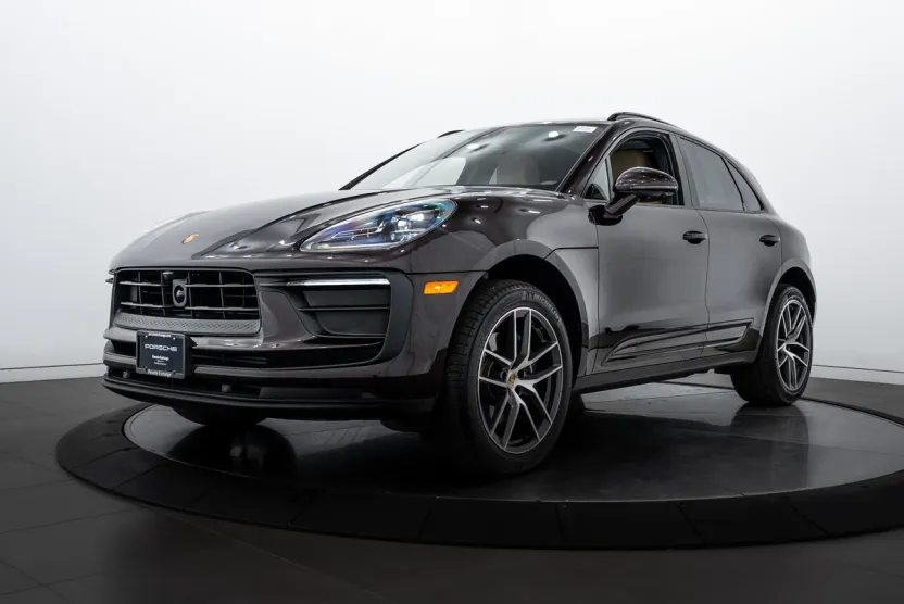 2025 Porsche Macan T photo 1
