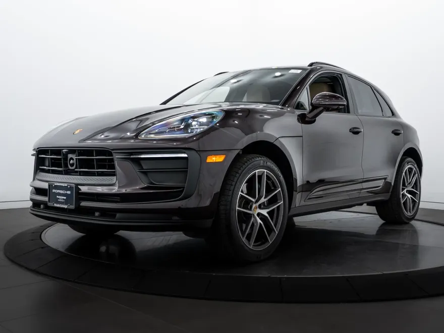 2025 Porsche Macan T photo 1
