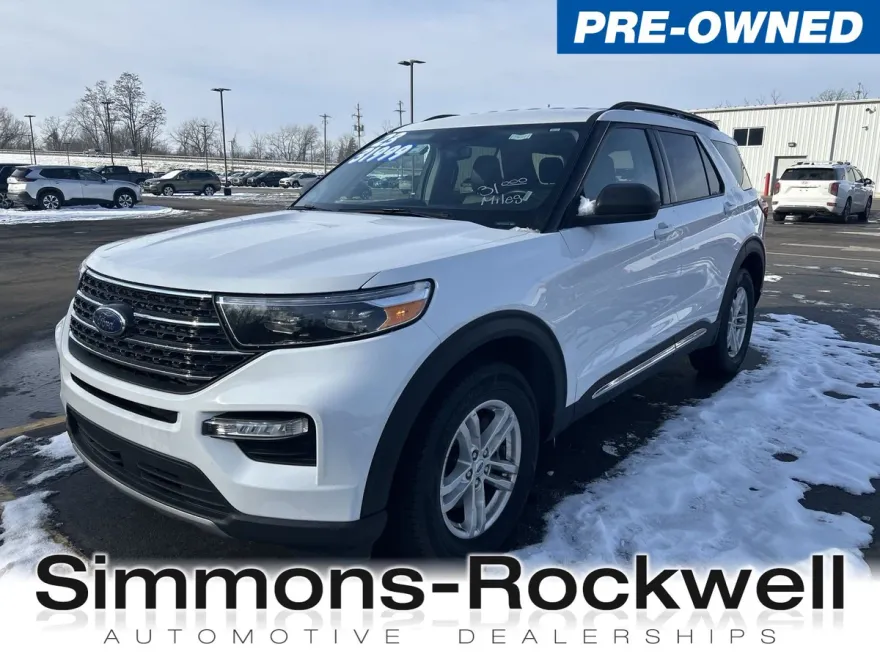 2023 Ford Explorer XLT photo 1