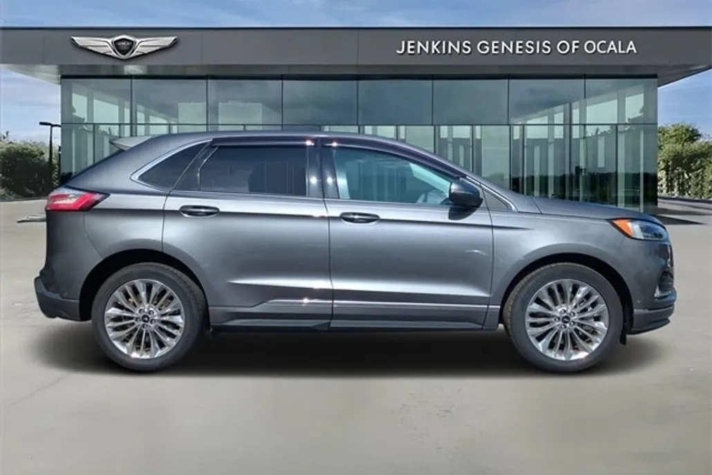 2024 Ford Edge Titanium photo 1