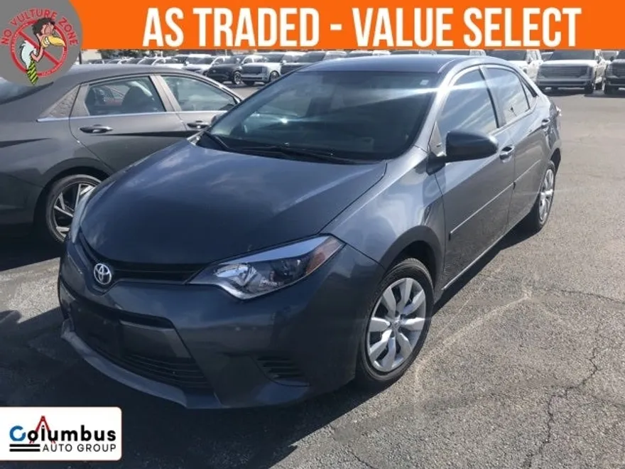 2016 Toyota Corolla LE photo 1