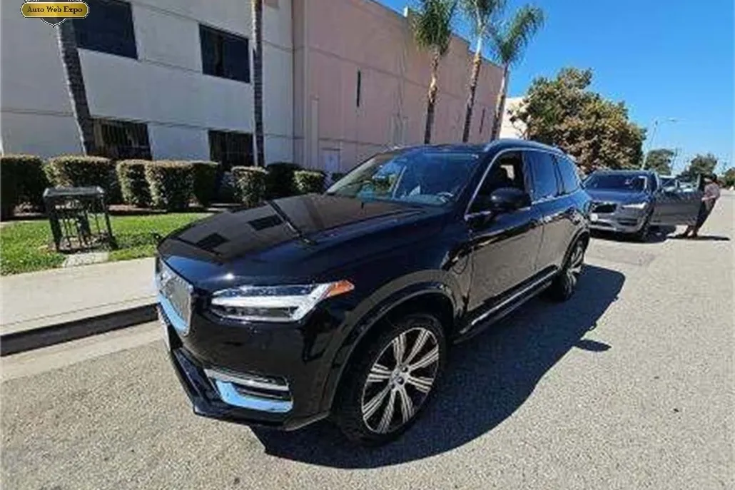 2023 Volvo XC90 Recharge T8 Plus photo 1