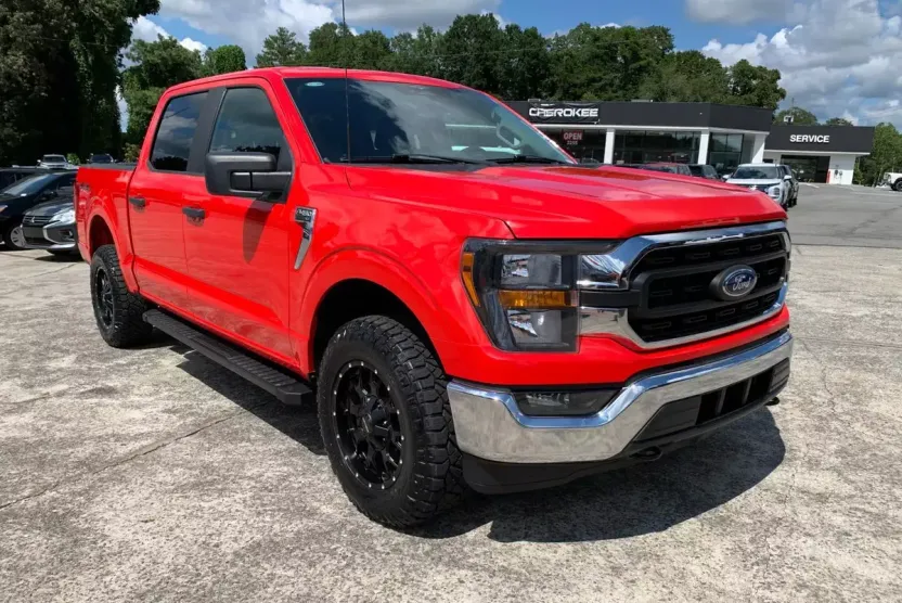 2023 Ford F-150 XLT photo 1