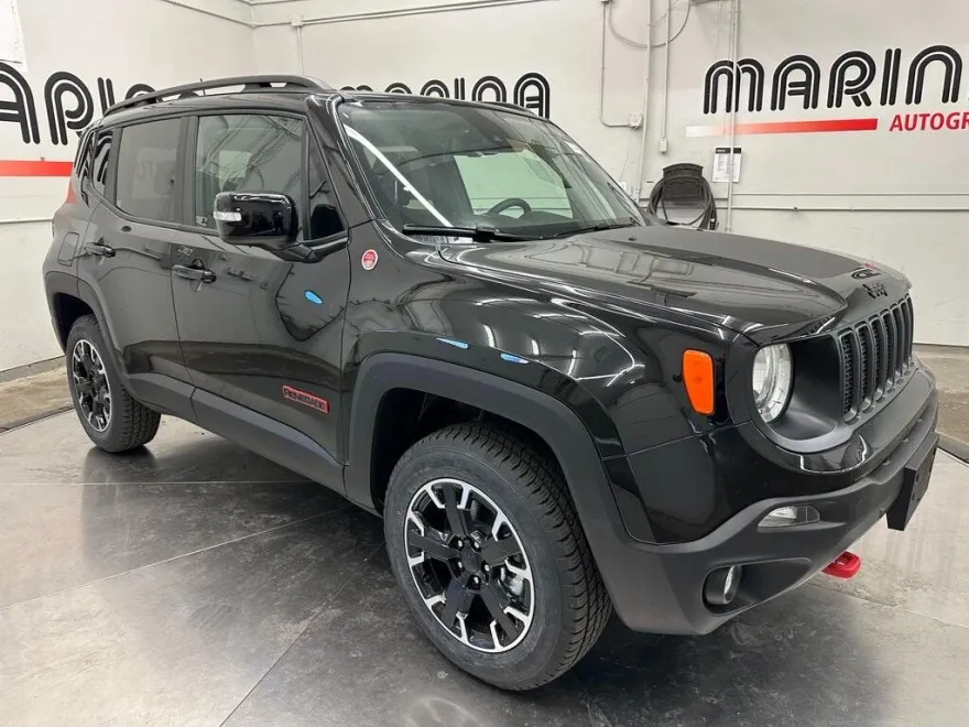 2023 Jeep Renegade Trailhawk photo 1