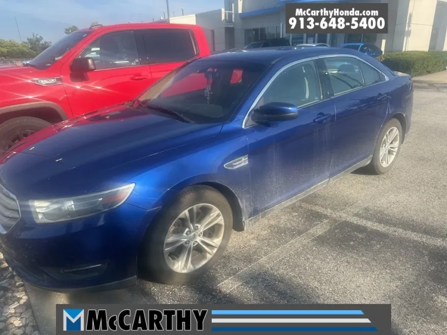 2015 Ford Taurus SEL photo 1