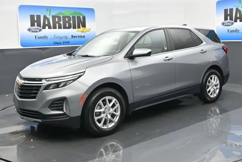 2024 Chevrolet Equinox LT photo 1