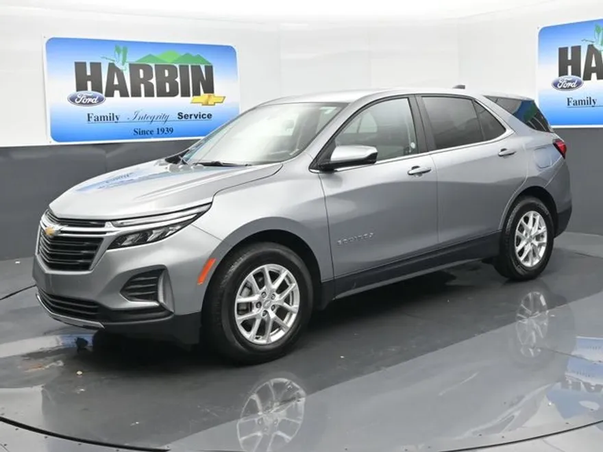 2024 Chevrolet Equinox LT photo 1
