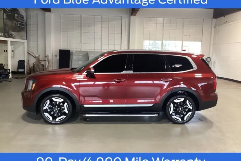 2023 Kia Telluride S photo 1