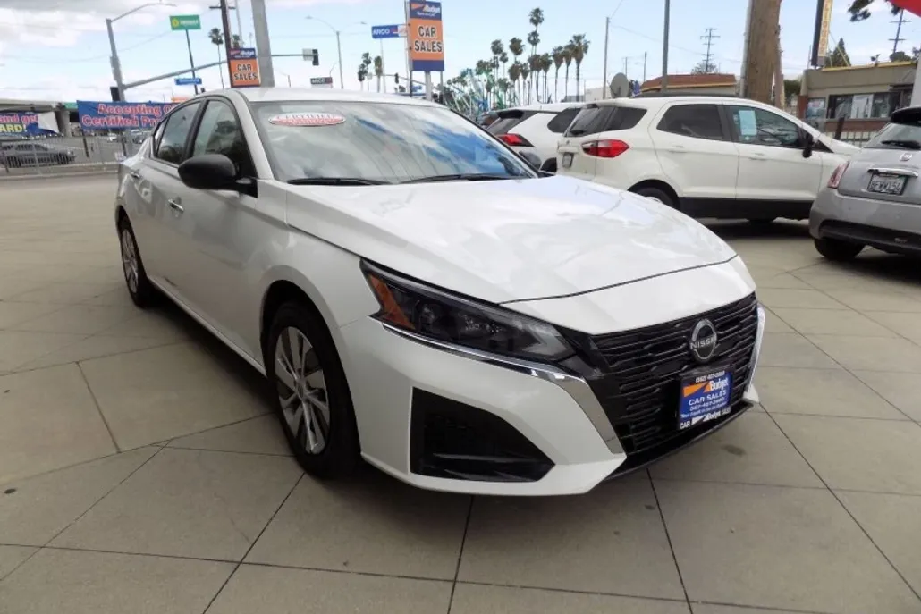 2024 Nissan Altima S photo 1