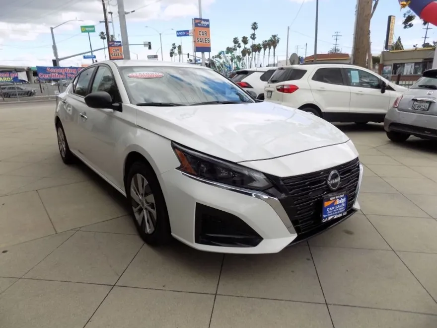 2024 Nissan Altima S photo 1